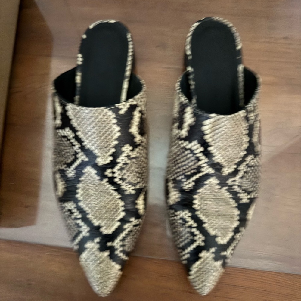 Anthropologie Black and Cream Snake Pattern Mules size 9